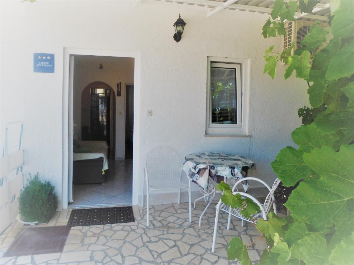 Guest House Pamela Senj  Exterior foto